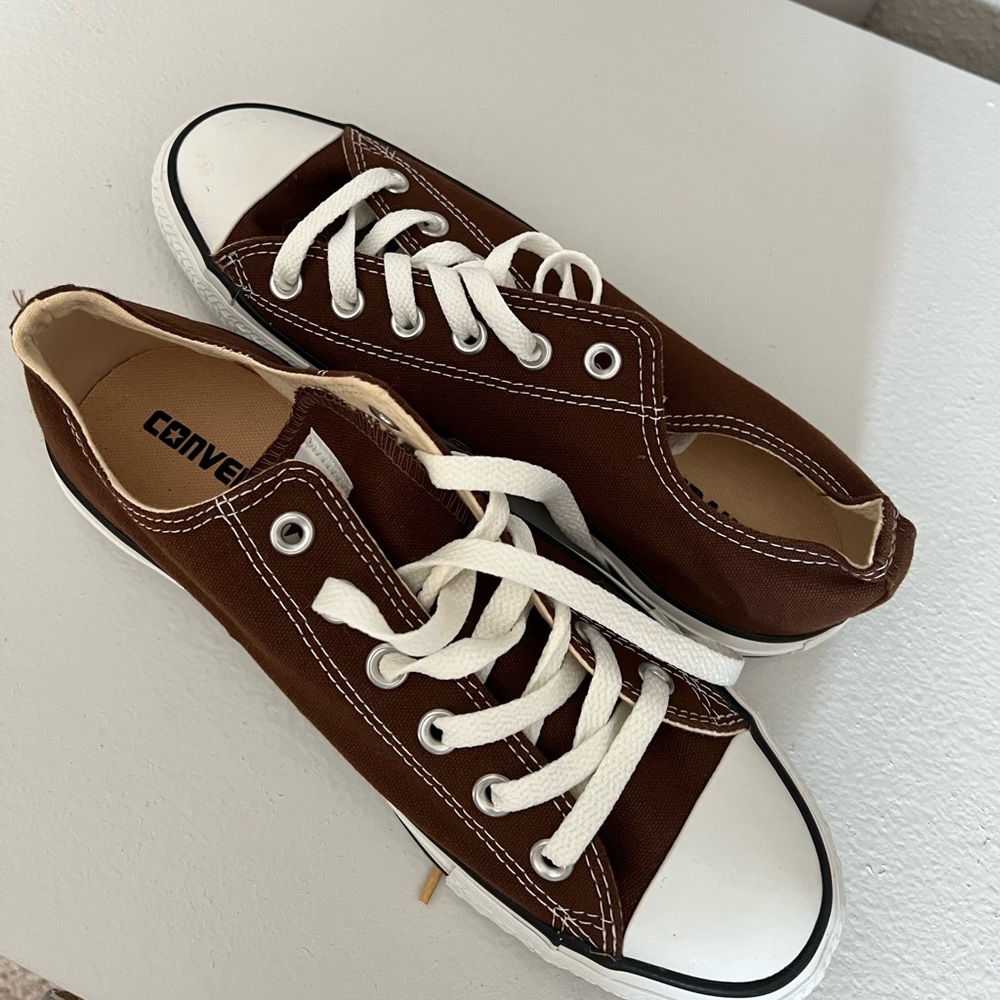 Chocolate brown Converse. Low top. Mens 7/womens 9